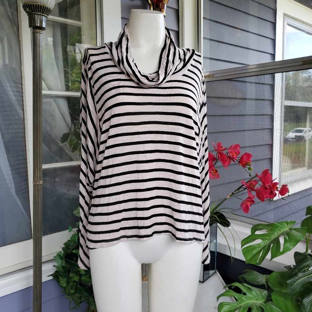 Cha Cha Vente Cowl Drape Neck Longsleeved Top